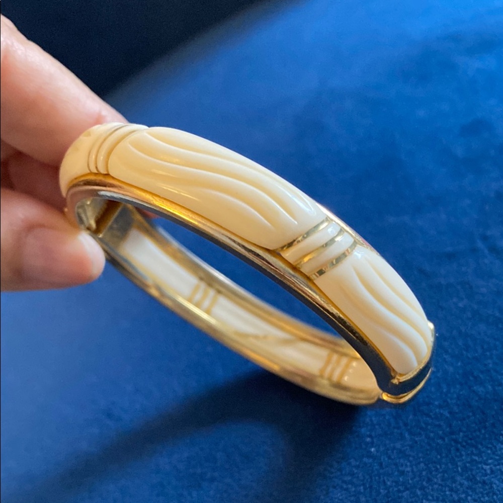 1950’s Cream and Gold Bangle Bracelet